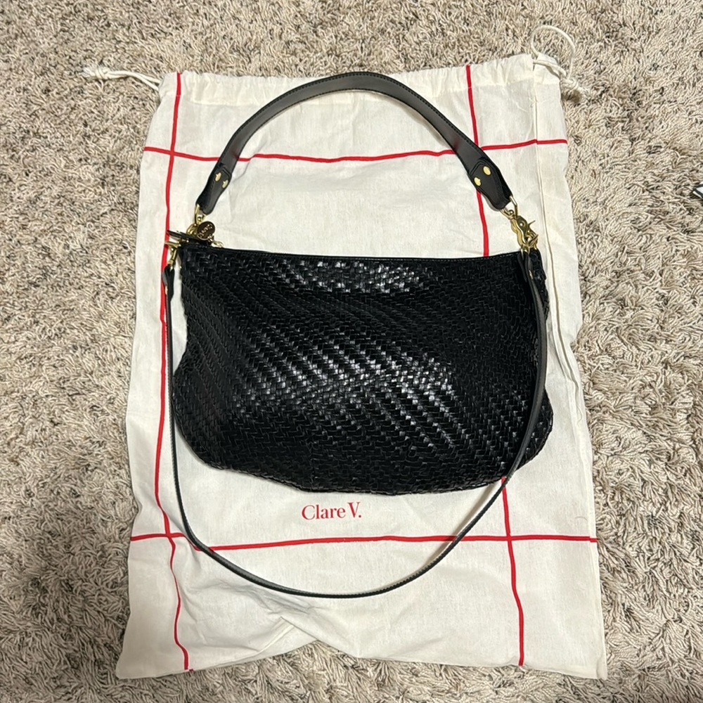Clare V Moyen Messenger